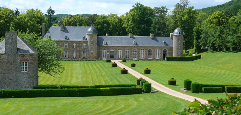 Escapade en Suisse Normande : Histoire et Panoramas